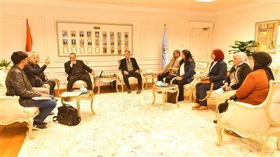 محافظ أسيوط يبحث مع وفد شركة هندية توطين تكنولوجيا حديثة في رصف الطرق