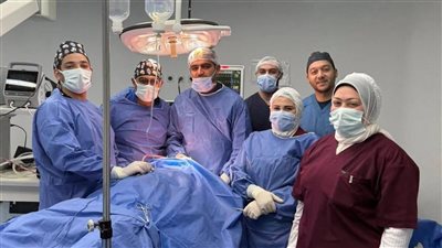 نجاح فريق مستشفى كفر شكر التخصصي في إجراء جراحة دقيقة لمصاب بكسور معقدة بالوجه 