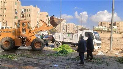 استمرار الحملات الأمنية لرفع إشغالات الباعة الجائلين بمدينة العبور خلال العطلات الرسمية