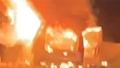 دون إصابات.. اشتعال سيارة ربع نقل على الطريق الزراعي في البحيرة