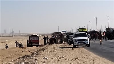 مصرع 4 أشخاص وإصابة 6 آخرين إثر تصادم سيارتي نقل على صحراوي المنيا