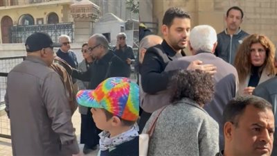 أحمد كمال وفيدرا أول الحاضرين في جنازة المخرج داوود عبد السيد بكنيسية مارمرقس بمصر الجديدة