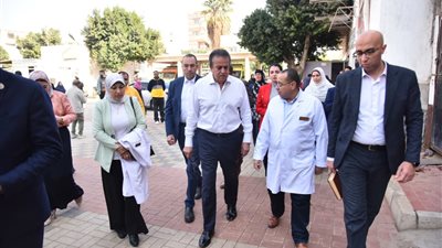 وزير الصحة يوجه بإحالة المتغيبين عن العمل بقسمي العيادات الخارجية والصيدلية بمستشفى سنورس المركزي إلى التحقيق