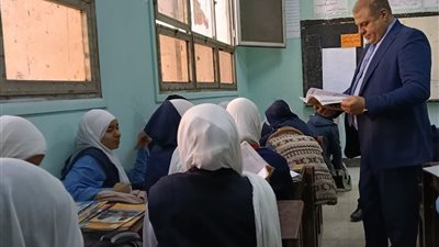 منع الطلاب غير الملتزمين بالزى المدرسي من دخول الامتحانات في قنا