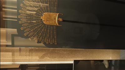 المتحف المصري الكبير يعرض مراوح توت عنخ آمون الملكية | صور