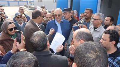 محافظ القليوبية يطلق التيار الكهربائي بمحطة مياه شبلنجة ببنها لبدء التشغيل التجريبي