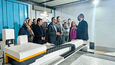 نائب وزير الإسكان يتفقد مصنعًا للمنتجات المرتبطة بأنظمة تحلية مياه البحر بدمياط