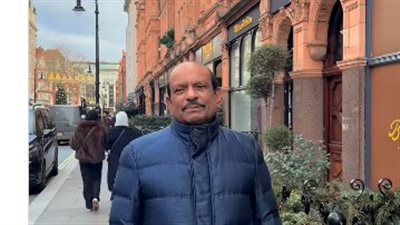 موقف عفوي لـ الملياردير الهندي يوسف علي صاحب لولو ماركت يثير موجة من الجدل