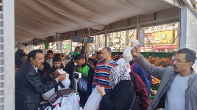 تخفيضات تتجاوز 20%.. استمرار المعرض الدائم للسلع الغذائية بالمنصورة