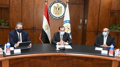 3 وزراء يجتمعون لدعم القطاع السياحي وتحفيز نشاط الطيران