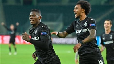 بروسيا مونشنجلادباخ يمطر شباك شاختار برباعية في دوري أبطال أوروبا