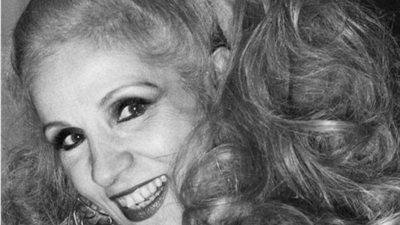 تزامنًا مع ذكرى وفاتها ونهائي القرن.. الشحرورة محتارة بين تشجيع الأهلي والزمالك (فيديو)