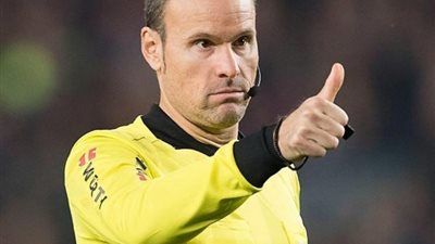 ماتيو لاهوز حكمًا لمباراة برشلونة وأوساسونا بالدوري الإسباني