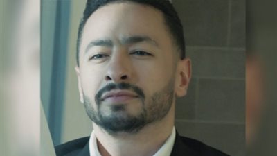 حمادة هلال يستعد لطرح كليب “آية من الجمال” (فيديو)