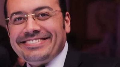 استشاري طب نفسي: الشك الدائم يدفع الزوج للخيانة (فيديو)