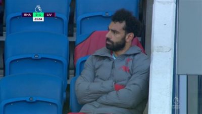 محمد صلاح يخرج غاضبًا من مباراة ليفربول أمام برايتون (صور)