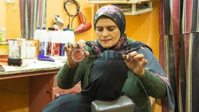 “صالونات مهجورة”.. “مطرقة كورونا” قطعت الخيط بين الزبائن والكوافيرات (فيديو وصور)