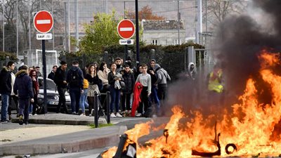 مظاهرات فرنسا.. 62 إصابة في صفوف الشرطة واعتقال 81 شخصا