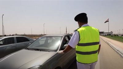 لعدم ارتداء الكمامة.. اتخاذ الإجراءات القانونية ضد 5 آلاف سائق بالمحافظات