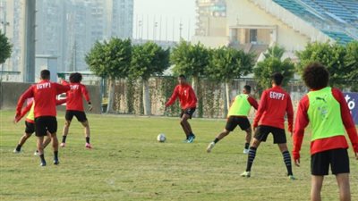 منتخب الشباب يبدأ تدريباته استعدادًا لبطولة شمال إفريقيا (صور)