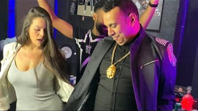 رغم التعهد بإزالتها.. استمرار إذاعة أغنية “قشطة بالزبادي”