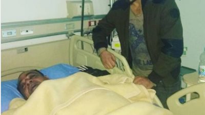 في المستشفى وحالته حرجة.. عمرو زكي يطلب من جمهوره الدعاء لوالده (صورة)