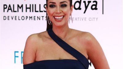 بسنت شوقي عن خلافاتها مع فراج: “وحياة أمي مش زعلانين من بعض” (فيديو)