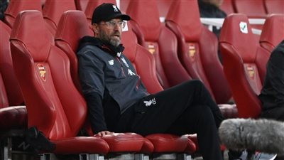 بينهم موهبة “لايبزيج” وثنائي تشيلسي.. 5 حلول أمام ليفربول لسد ثغرة الدفاع في يناير