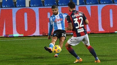 نابولي يسحق كروتوني برباعية في الدوري الإيطالي