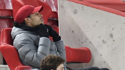 فان دايك يساند ليفربول من مدرجات إنفيلد أمام وولفرهامبتون