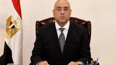 وزير الإسكان: إقبال على حجز 81 وحدة صناعية بمباني المجمعات الصناعية بالعاشر من رمضان