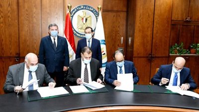 بقيمة 13.5 مليار جنيه.. تسوية مديونيات تاريخية على شركات قطاع الأعمال لصالح البترول والكهرباء