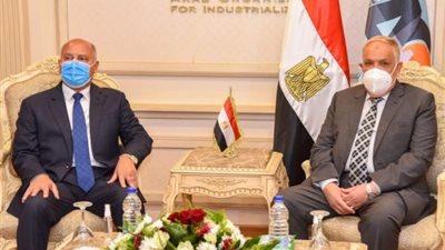وزير النقل يلتقي رئيس الهيئة العربية للتصنيع لمتابعة تنفيذ مشروعات مجال الوحدات المتحركة