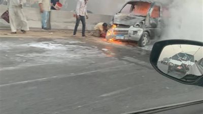 اشتعال سيارة أمام سنترال العاشر من رمضان (فيديو)
