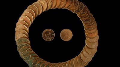 “كورونا” يتسبب في اكتشاف عملات ذهبية أثرية في بريطانيا (صور)