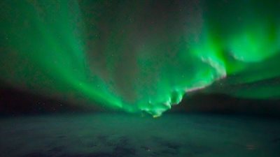 مصور يلتقط صورًا من الفضاء بواسطة كاميرا بمنطاد (فيديو)