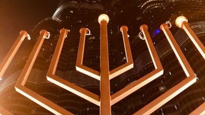 أفيخاي أدرعي يشارك احتفالات الإمارات بعيد الأنور الإسرائيلي: “ما أجمل السلام”