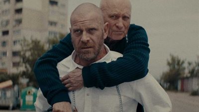 جوليان فرجوف يفوز بجائزة أفضل ممثل عن دوره في فيلم “دروس اللغة الألمانية” بمهرجان القاهرة 