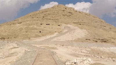 مصدر بالآثار: افتتاح 5 مقابر أثرية للزيارة في جبانة الحواويش بسوهاج