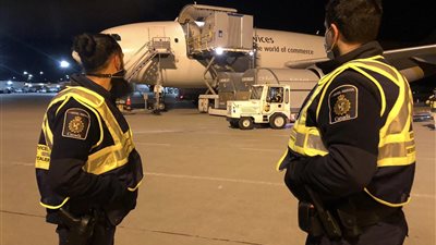 كندا تتسلم  أولى جرعات لقاح كورونا