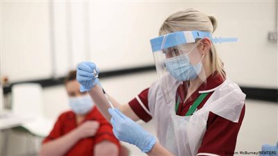 بريطانيا تفتتح مئات المراكز  الطبية لبدء تطعيم المرحلة الثانية من لقاح كورونا