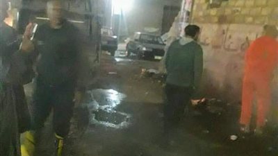 إخماد حريق التهم مخزنًا لشركة صيدناوي بسوهاج (صور) 