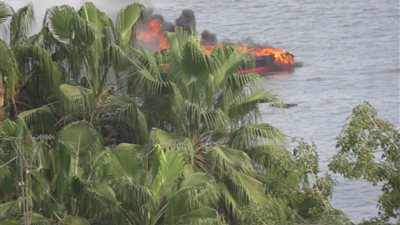 شاهد.. اندلاع حريق هائل في 