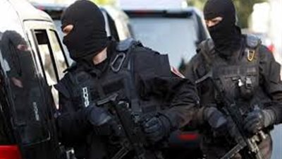 ضبط 24 قطعة سلاح ناري بحوزة 7 متهمين بأسيوط