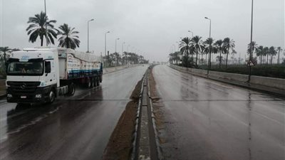 الأمطار تغرق المدن الشمالية بالبحيرة والدفع بمعدات الوحدات المحلية لكسح المياه (صور)