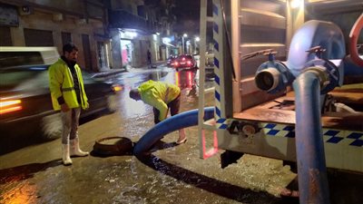 دعم مركزي إدكو ورشيد بالبحيرة بـ 30 معدة إضافية للمساهمة في رفع مياه الأمطار (صور)