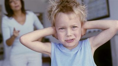 استشاري تعديل السلوك: التربية الخاطئة والاضطرابات النفسية تؤثران في شخصية الأطفال (فيديو)