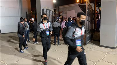 وصول الزمالك وبيراميدز لاستاد الدفاع الجوي