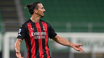تضارب حول موقف إبراهيموفيتش من المشاركة مع ميلان أمام ساسولو