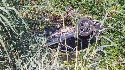 الحماية المدنية تنجح في استخراج سيارة سقطت في ترعة بأسيوط